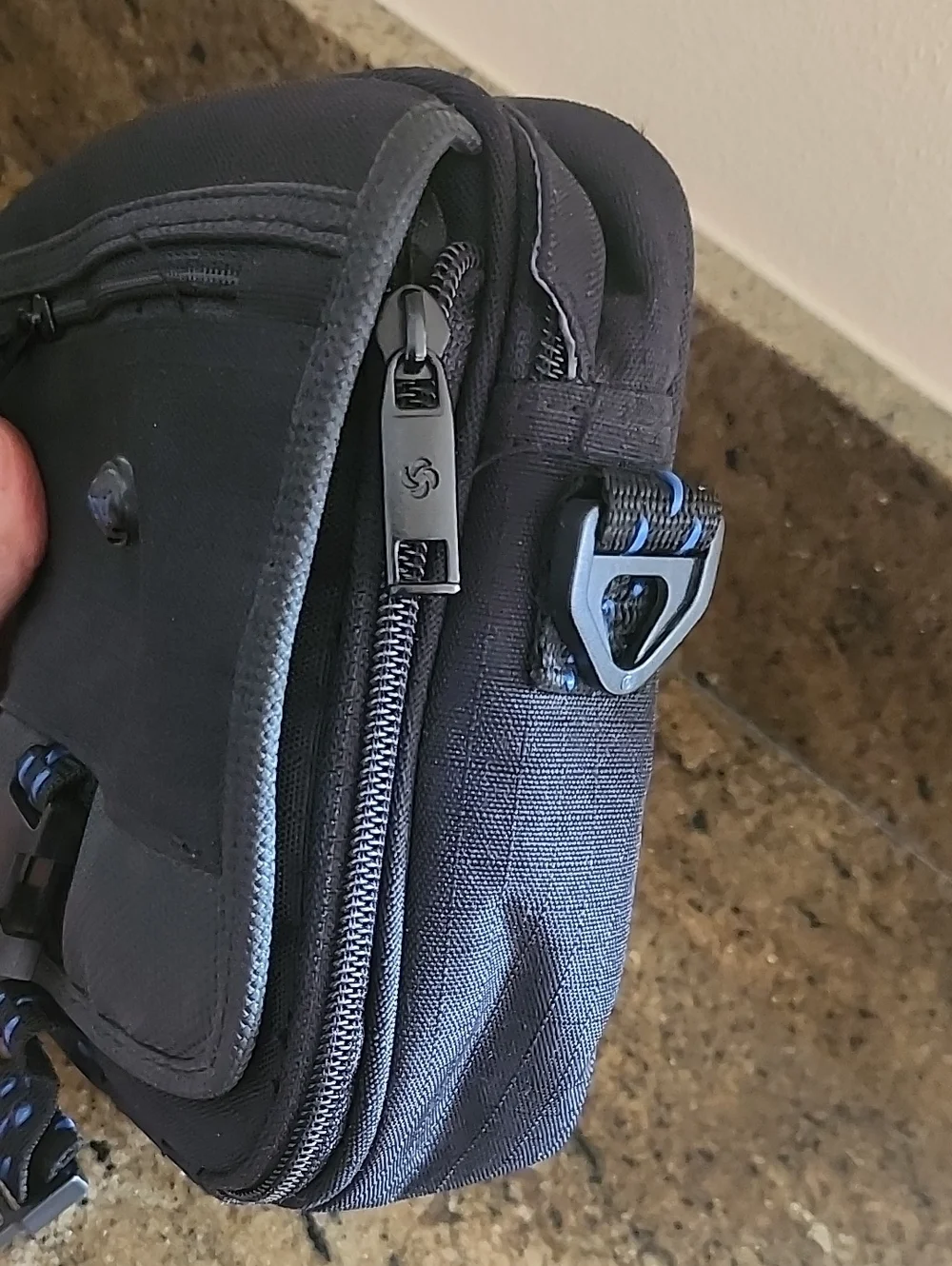 Samsonite branded compact